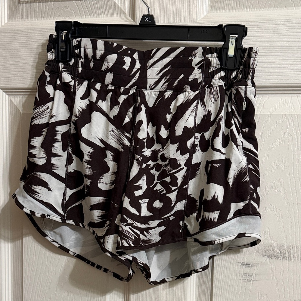 Lululemon Hotty Hot Shorts Lined 4”